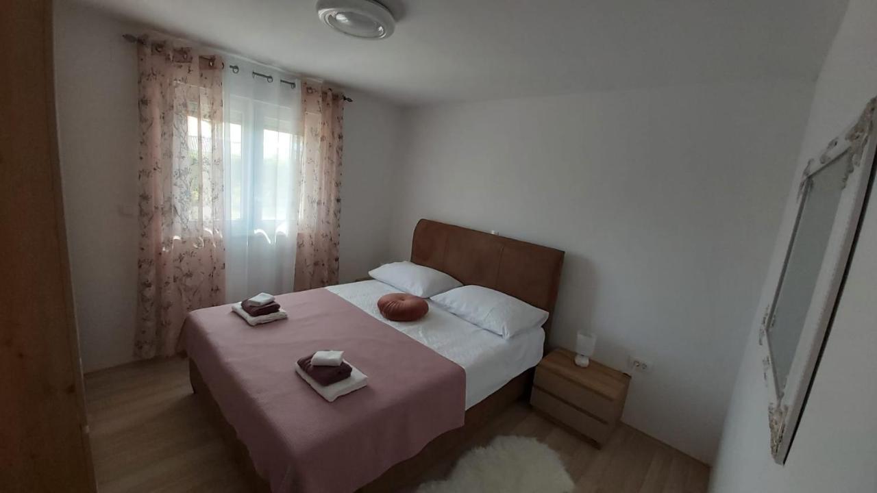 Luka Apartment Galovac  Exterior photo